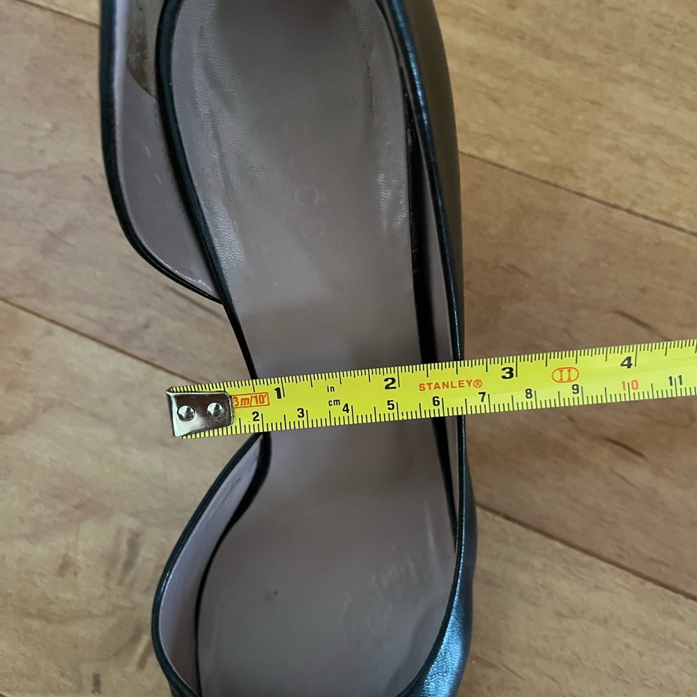 Gucci authentic studded black leather pump - Picture 15 of 16